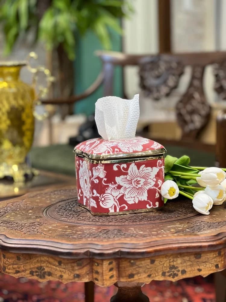 جعبه کلینکس چینی عنابی نقاشی دست (مربع) — تصویر ۳