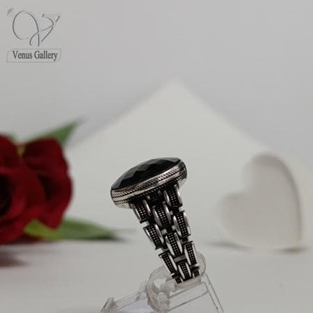 انگشتر نقره مردانه سنگ اونیکس مشکی چند وجهی بیضی ترکیه ای کد 5466 — تصویر ۳