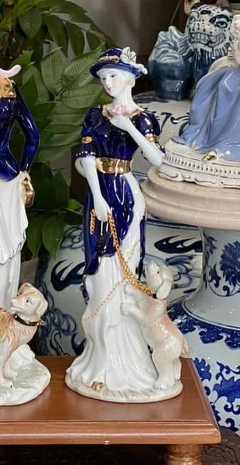 مجسمه طرح اروپایی سگ و سرمه ارتفاع ۳۰ سانت