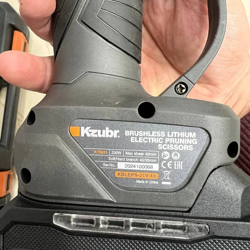 قیچی شارژی دیجیتالی زوبر روسیه مدل K10031 — تصویر ۲