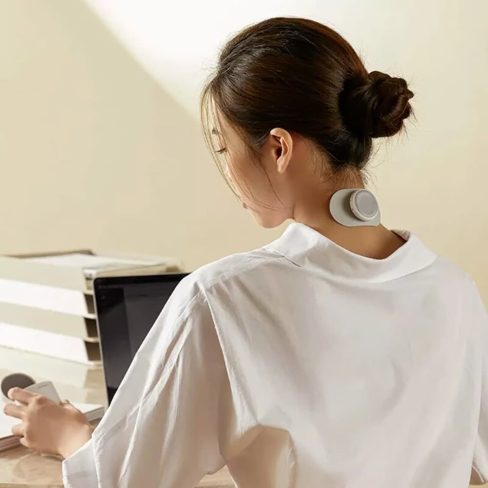 ماساژور برچسبی شیائومی Youpin Leravan LF-U8 Magic Body Massage Sticker with Charging Case — تصویر ۹