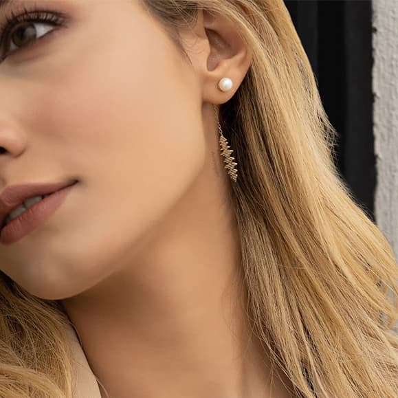 گوشواره فرکانس صدا مدل یونیکا Unica طلای ۱۸ عیار — تصویر ۵