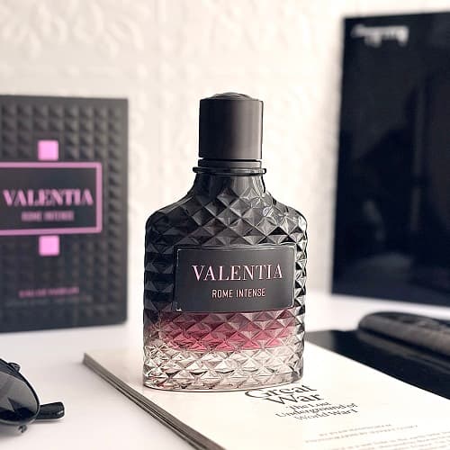 عطر ادکلن مردانه والنتینو-ولنتینو اومو بورن این روما اینتنس فرگرانس ورد | (Fragrance World ) Valentino Uomo Born in Roma Intense حجم 100 میل(شرکتی)
