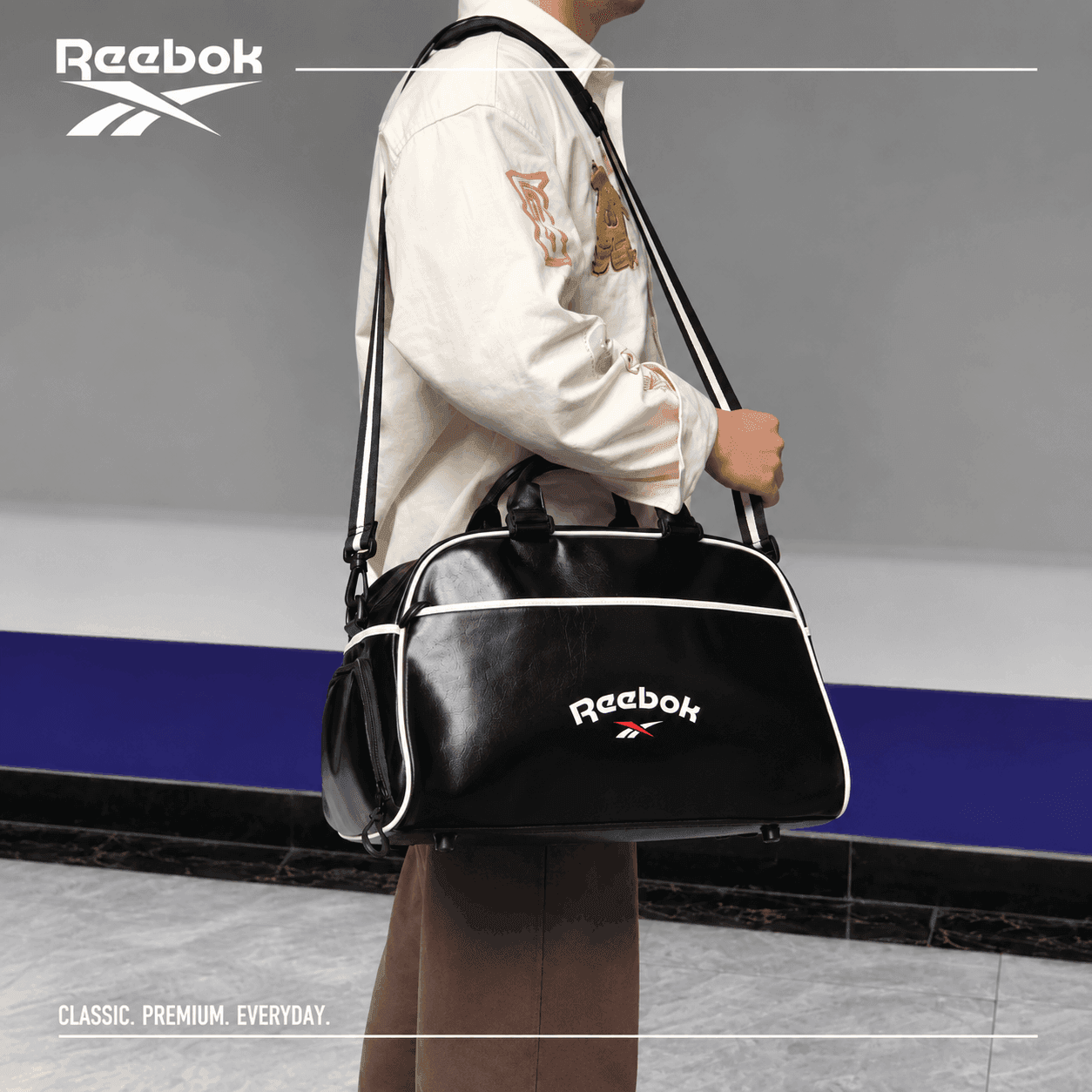 ساک ورزشی اسپرت ریباک مدل Reebok Retro Block Travel Bag Leather Duffel Bag 300115 — تصویر ۵