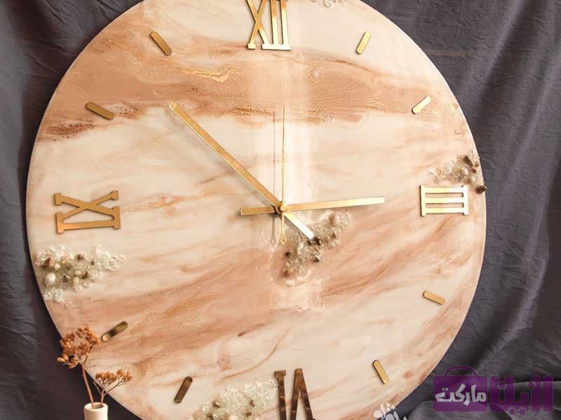 ساعت دیواری رزینی طرح چوب — تصویر ۴