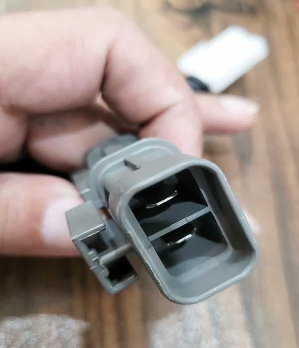 سوکت تبدیل دینام پراید کاربراتور به انژکتور — تصویر ۳