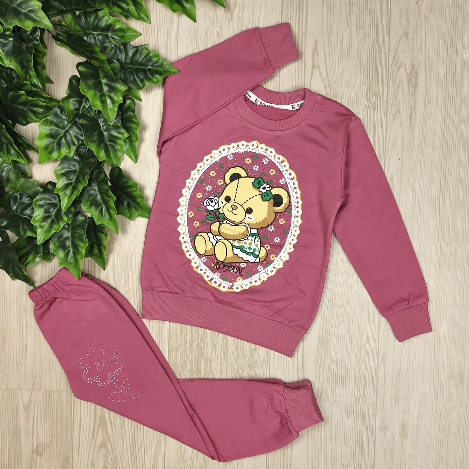 بلوز شلوار بچگانه دخترانه خرس گیپور سایز 40 تا 45 | کالباسی — تصویر ۳