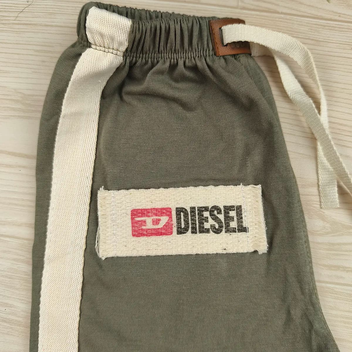 تیشرت شلوارک بچگانه DIESEL سایز 35 تا 50 | زیتونی — تصویر ۴