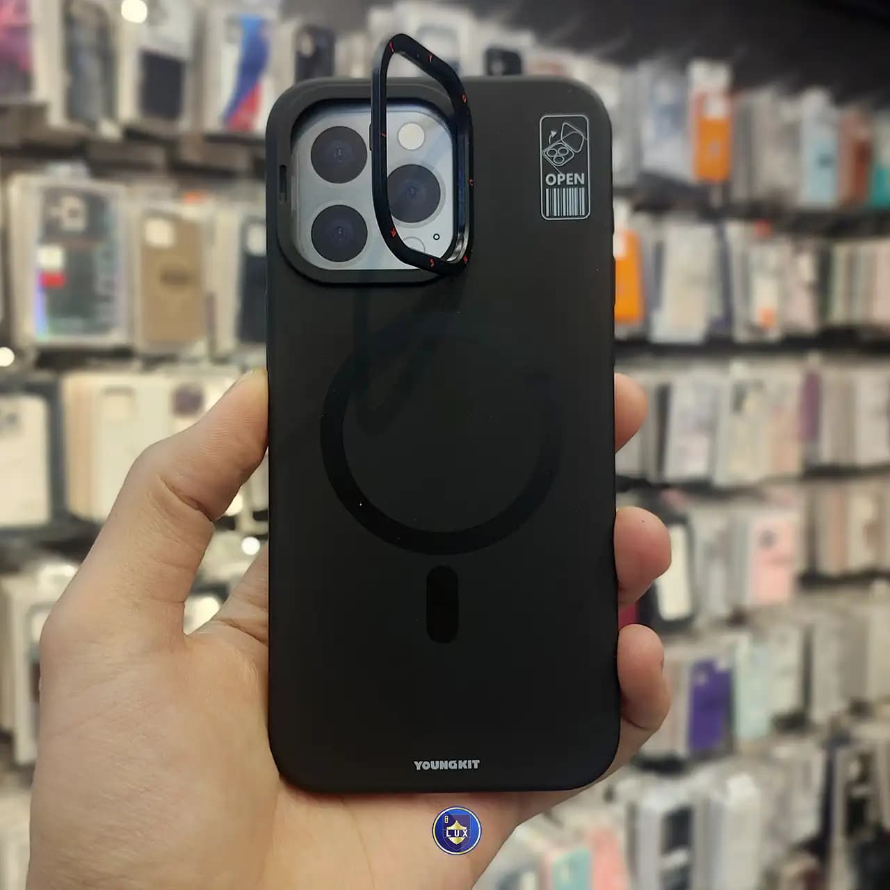 قاب Hermit Magsafe برند یانگ کیت برای iPhone 15 Promax — تصویر ۹