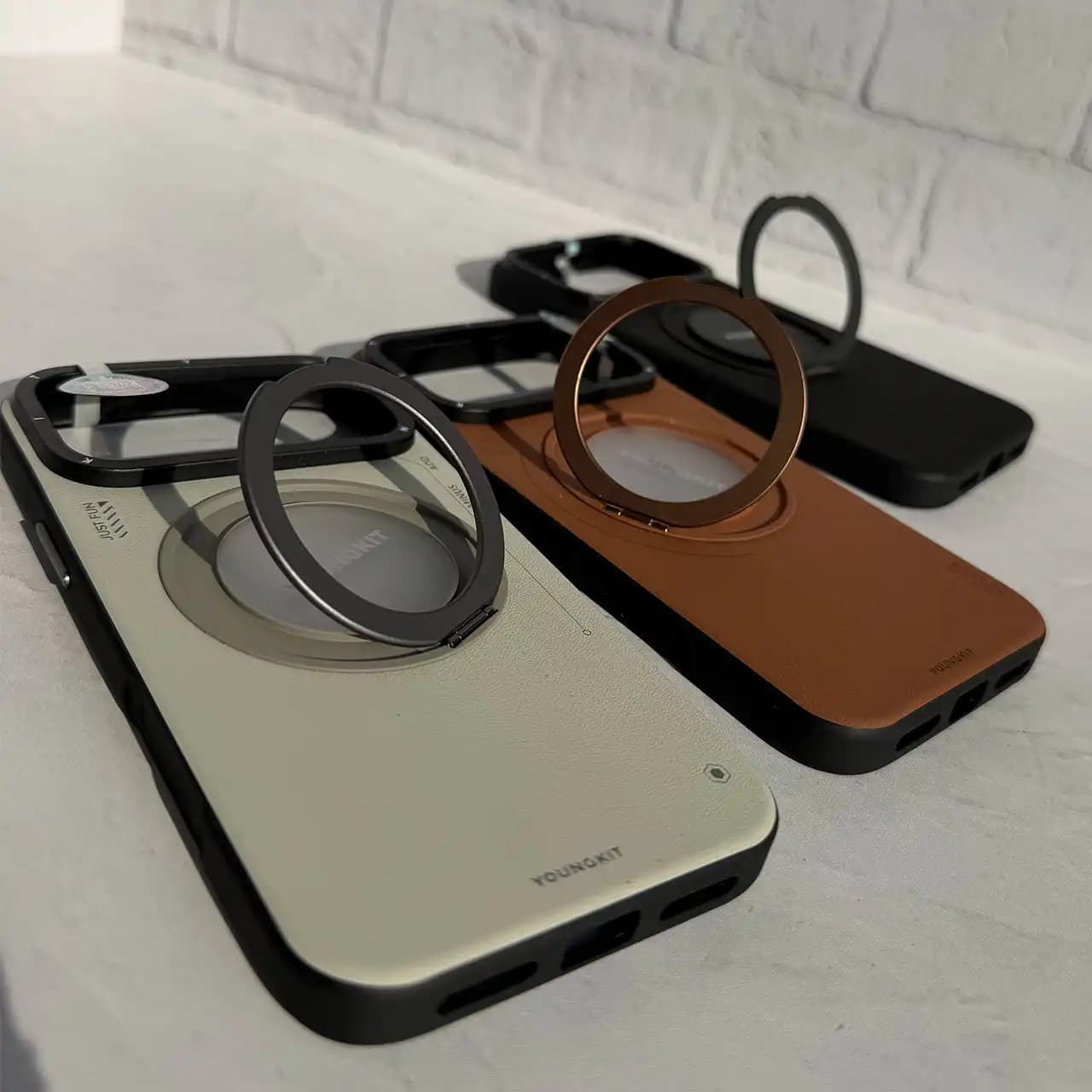 قاب Tech Leather یانگ کیت برای آیفون 17 پرومکس — تصویر ۲