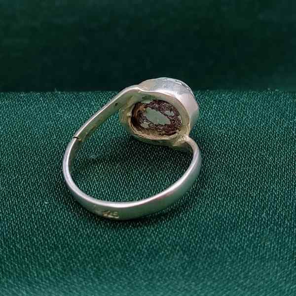 انگشتر فیروزه نیشابوری زنانه نقره طرح پیچ کد{10731} — تصویر ۴