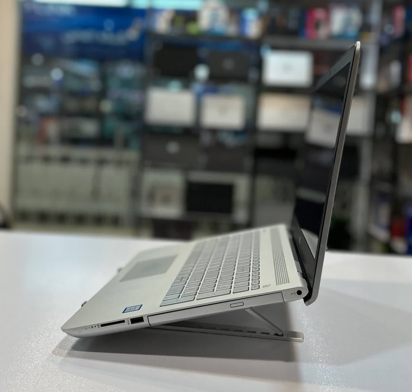 لپ تاپ استوک HP PAVILION 15-Cc5 -i5-8GB-256GB-4GB — تصویر ۱۱