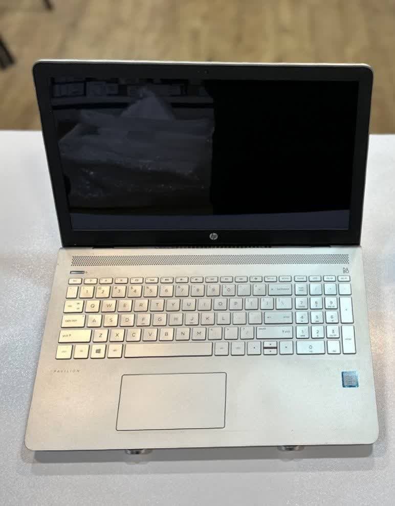 لپ تاپ استوک HP PAVILION 15-Cc5 -i5-8GB-256GB-4GB — تصویر ۸