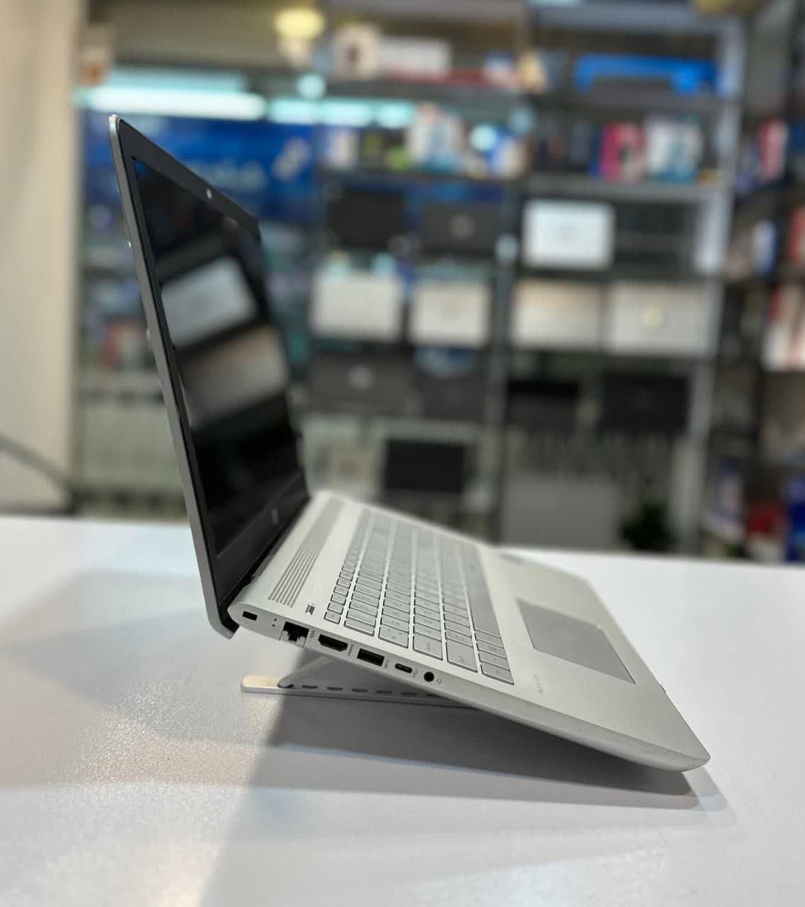 لپ تاپ استوک HP PAVILION 15-Cc5 -i5-8GB-256GB-4GB — تصویر ۲