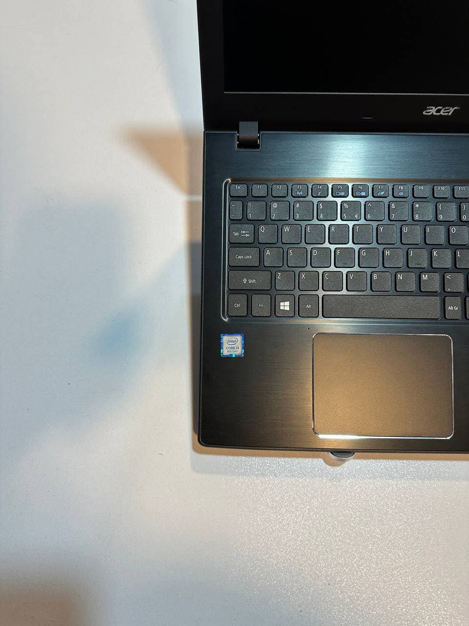 لپ تاپ کارکرده ACER E5 -576 -i3-8GB-256GB-2GB — تصویر ۴