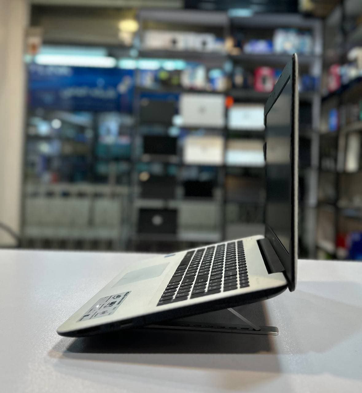 لپ تاپ کارکرده ASUS X554L -i3-8GB-500GB-2GB — تصویر ۳