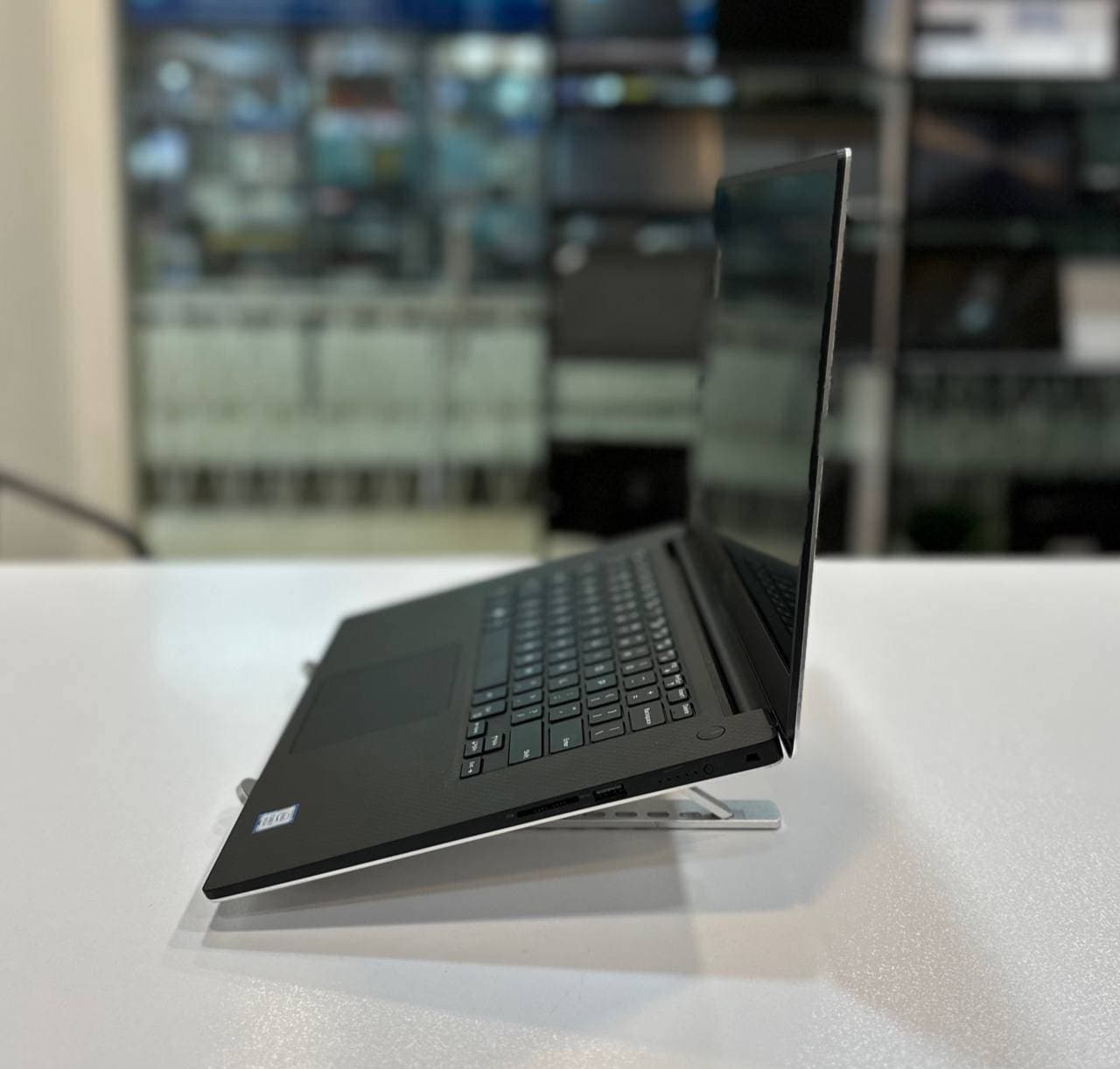 لپ تاپ کارکرده DELL Precision 5540 -i7-32GB-512GB-4GB — تصویر ۳