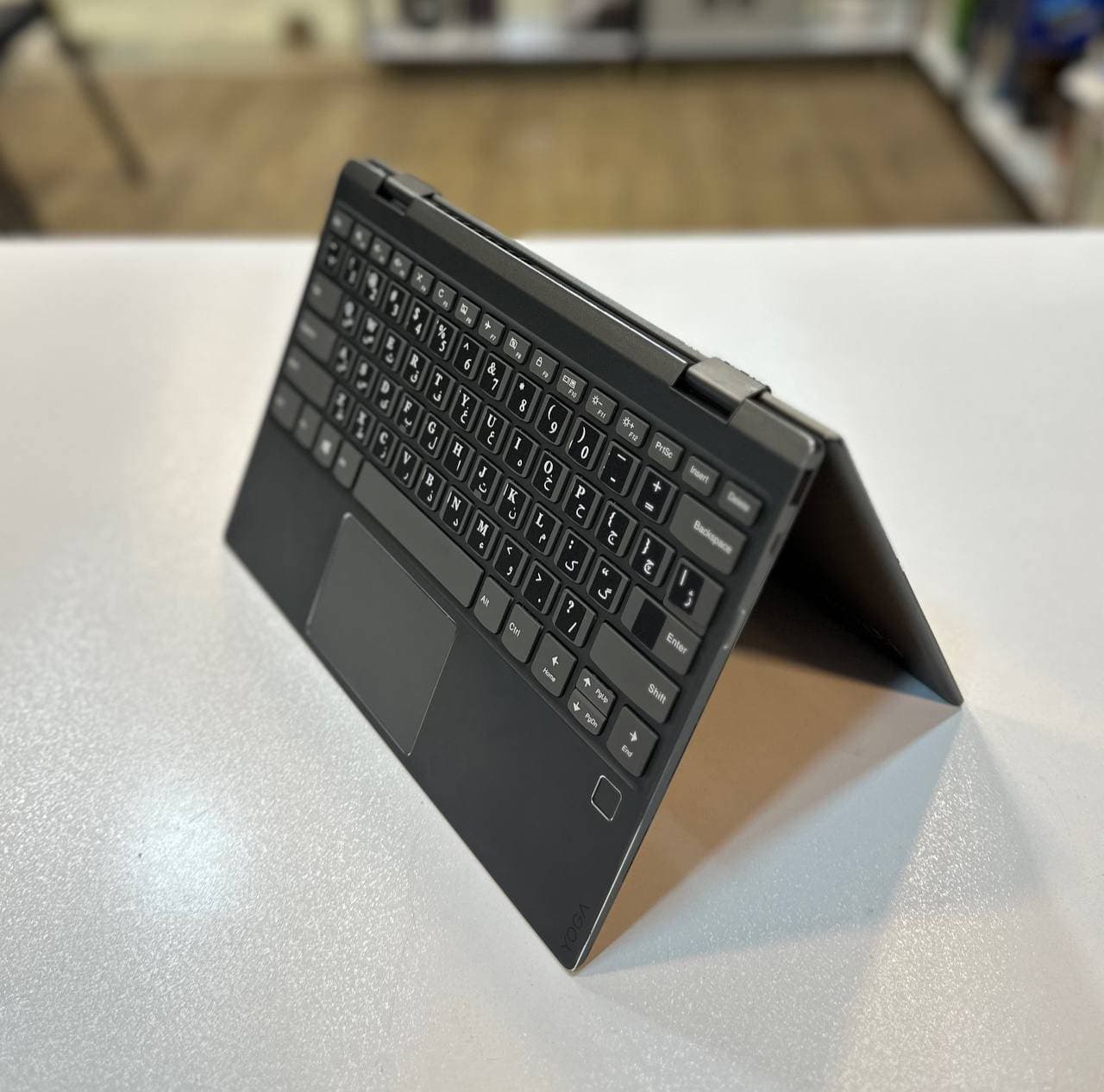 لپ تاپ کارکرده LENOVO Yoga 720 -i3-4GB-256GB-2GB — تصویر ۴