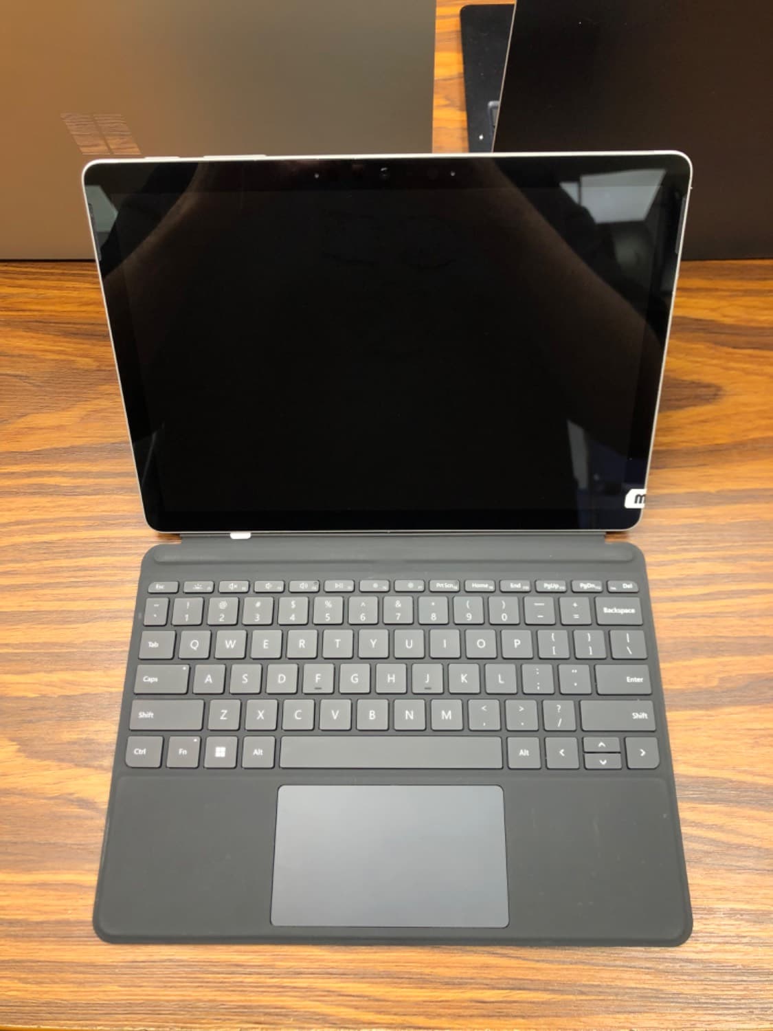 تبلت مایکروسافت Surface Go 2 استوک | Intel Core m3 | رم 8 گیگ | SSD 128 گیگ | نمایشگر لمسی 10.5 اینچ — تصویر ۵