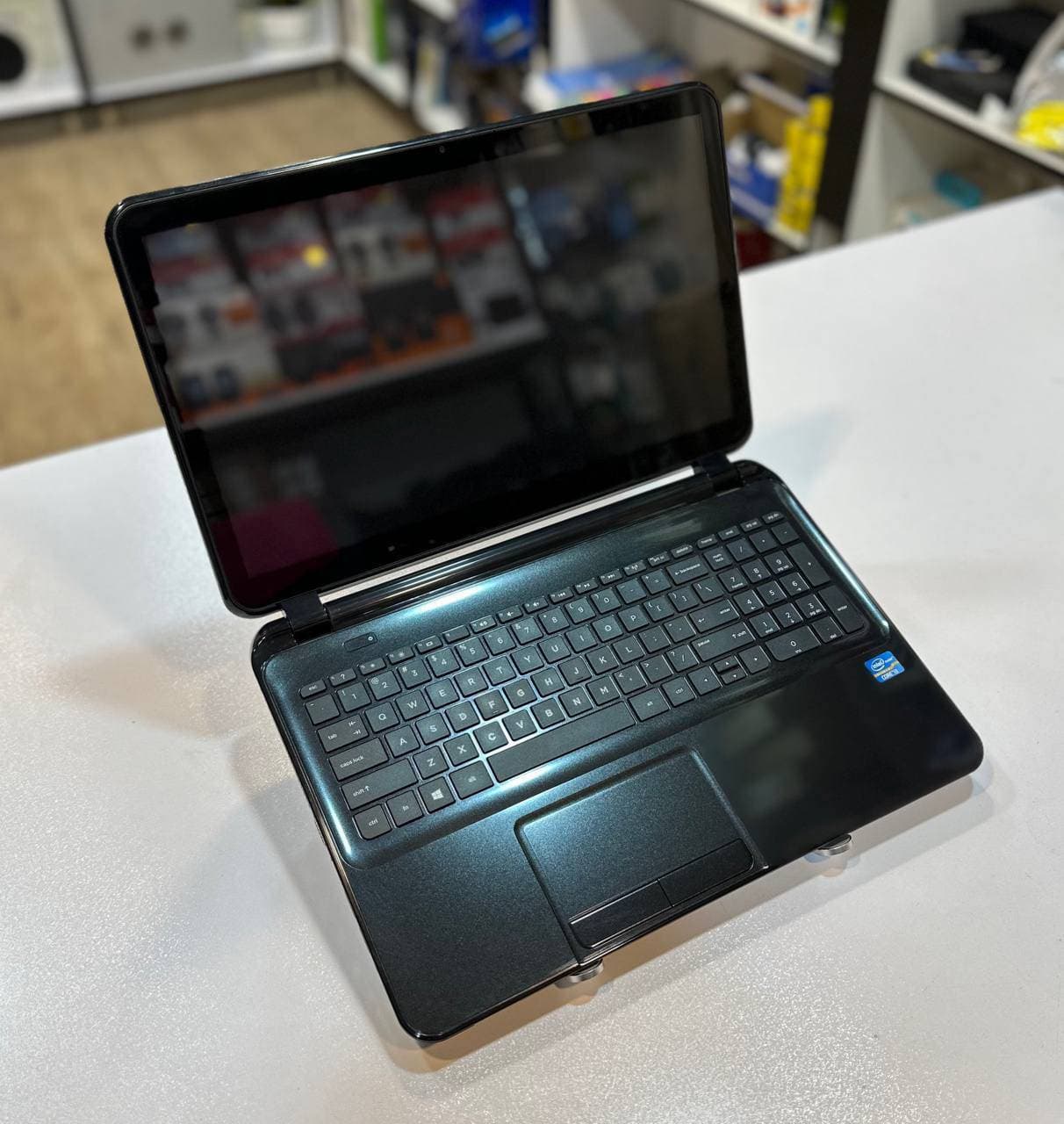 لپ تاپ کارکرده HP PAVILION 15 -i3-8GB-500GB-2GB — تصویر ۷