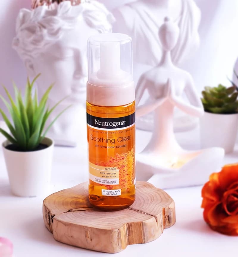 اسپری تونر مرطوب کننده زردچوبه نوتروژنیا soothing clear — تصویر ۲