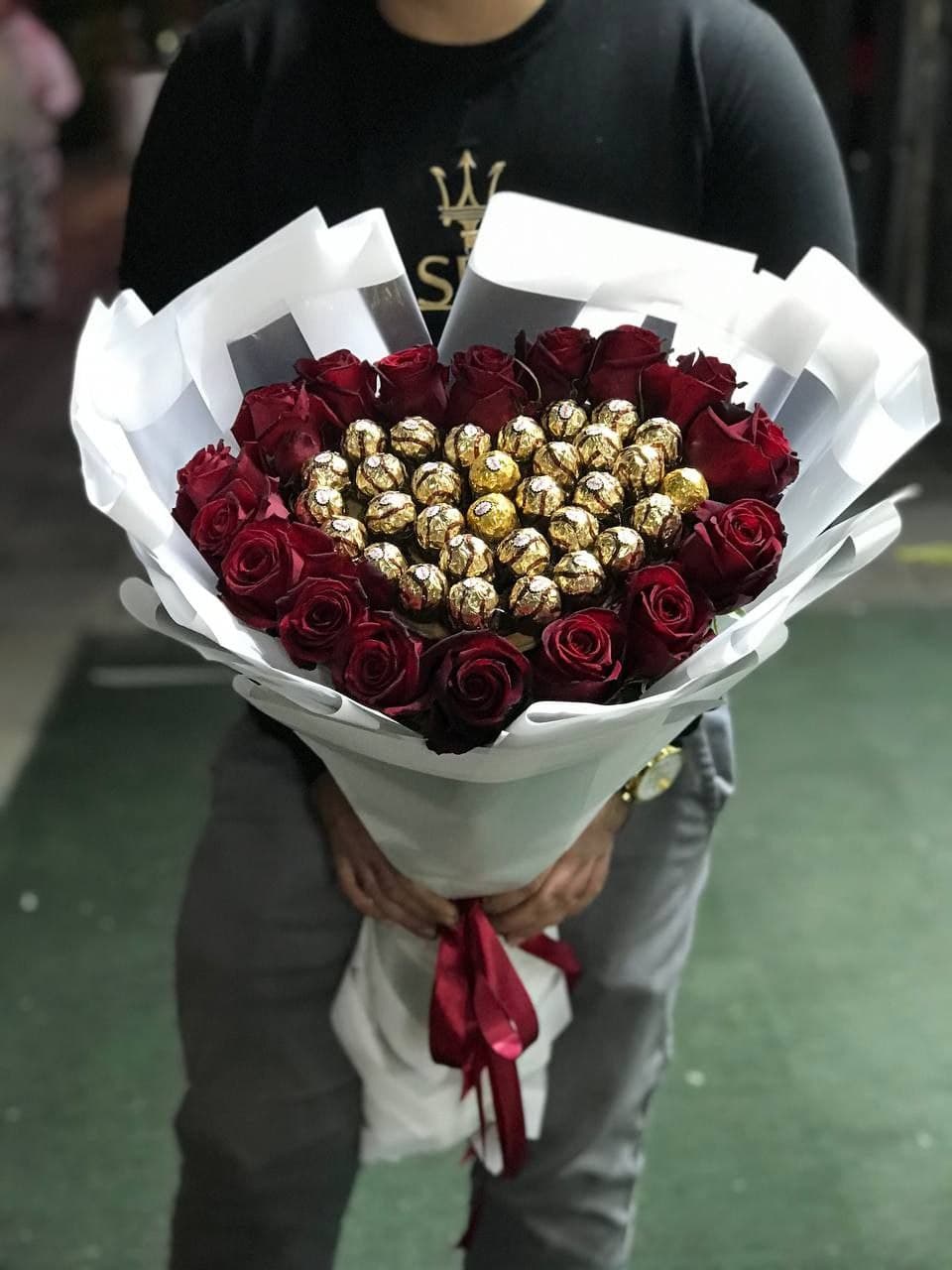 دسته گل شیراز مدل فرنگ ولنتاین — تصویر ۲