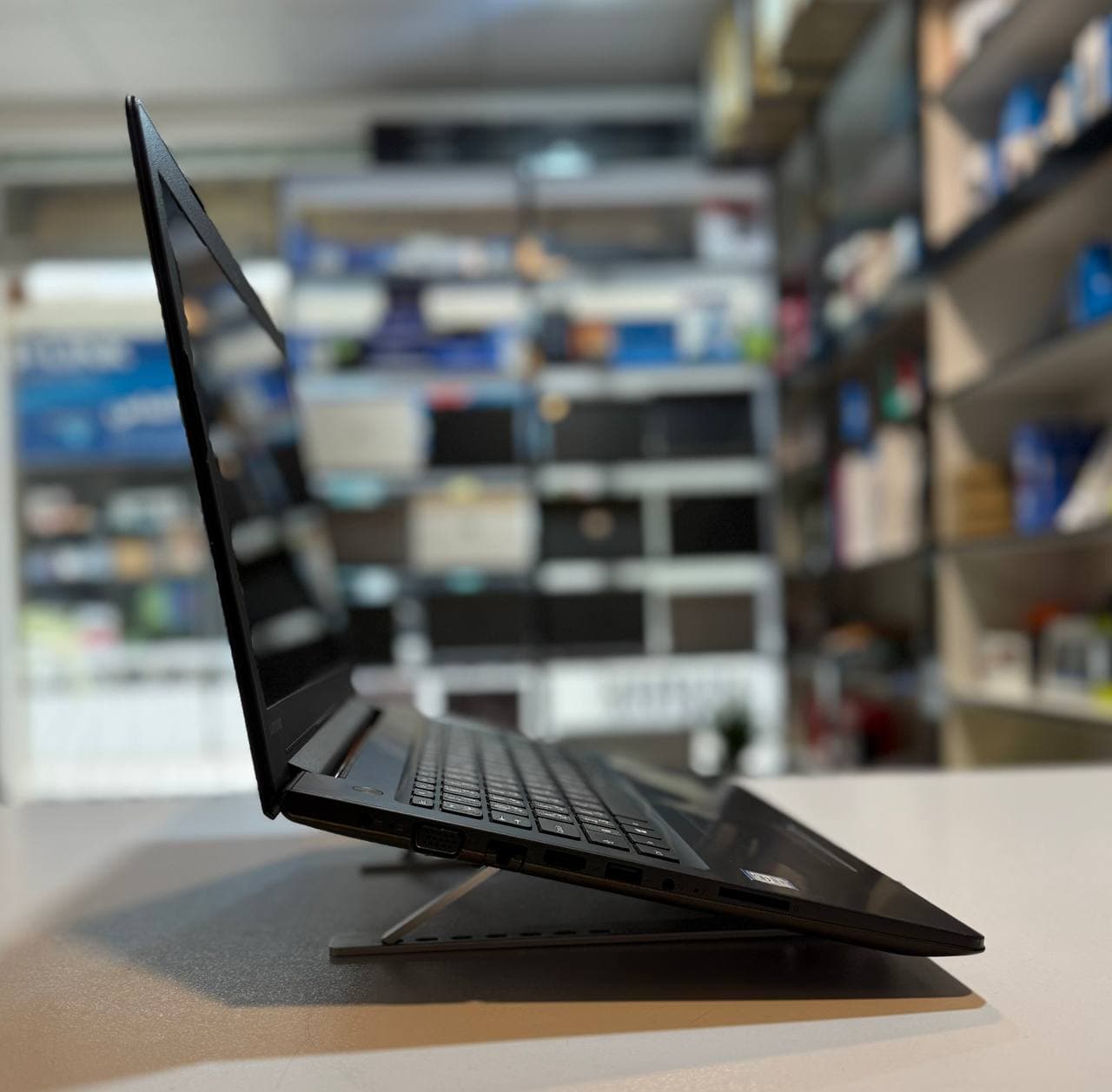 لپ تاپ کارکرده Lenovo IdeaPad 310 -i3-8GB-256GB-2GB — تصویر ۶