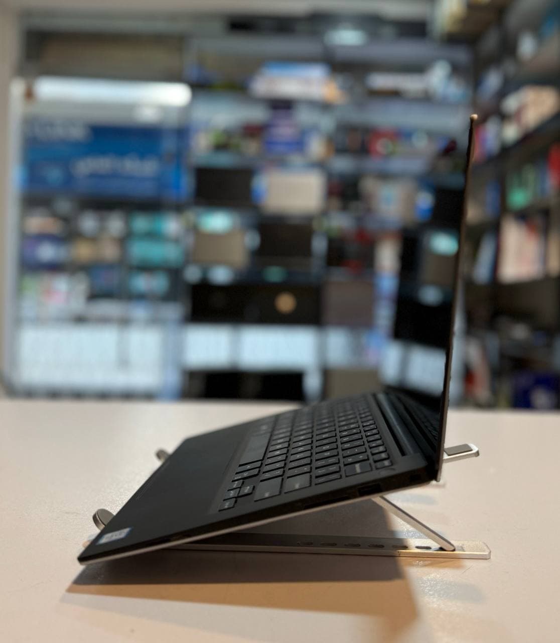 لپ تاپ کارکرده DELL XPS 13 9360 -i7-8GB-256GB-4GB — تصویر ۲