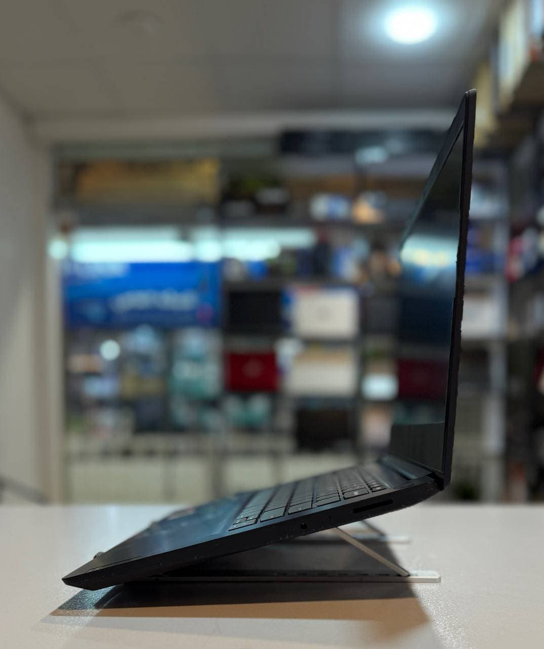 لپ تاپ کارکرده LENOVO ideapad 3- Ryzen 5-8GB-256GB-2GB — تصویر ۹