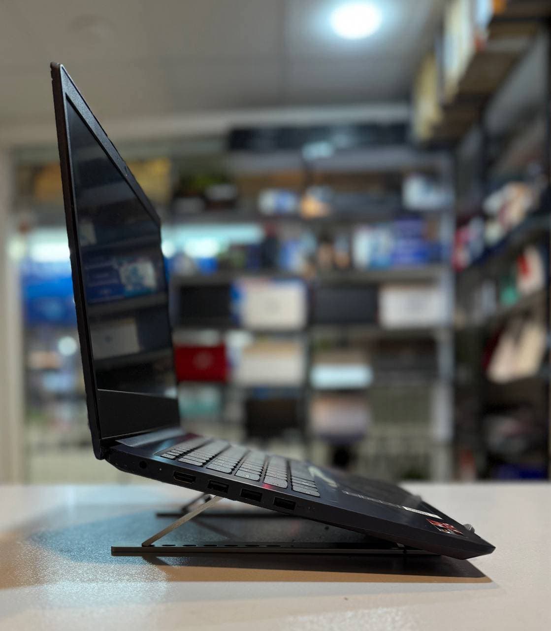 لپ تاپ کارکرده LENOVO ideapad 3- Ryzen 5-8GB-256GB-2GB — تصویر ۷