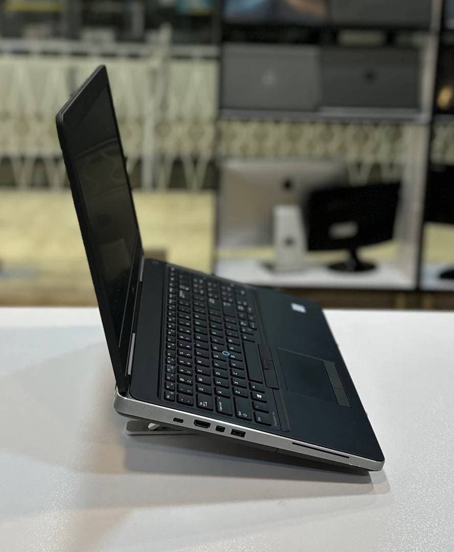لپ تاپ کارکرده DELL PRECISION 7520 -i7-16GB-480GB-4GB — تصویر ۲