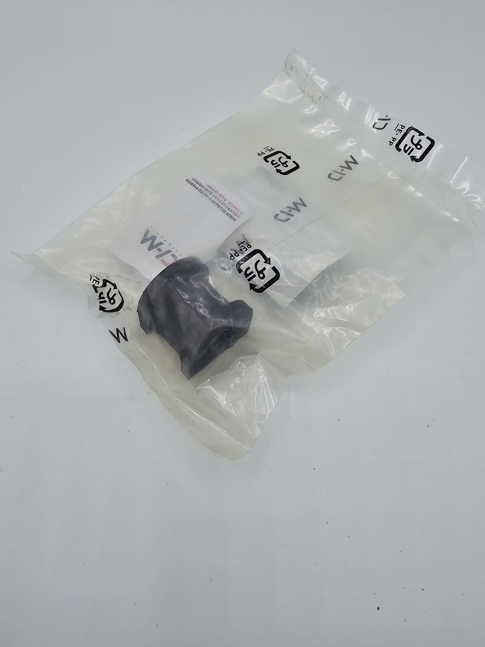 لاستیک چاکدار عقب 323 چین — تصویر ۲