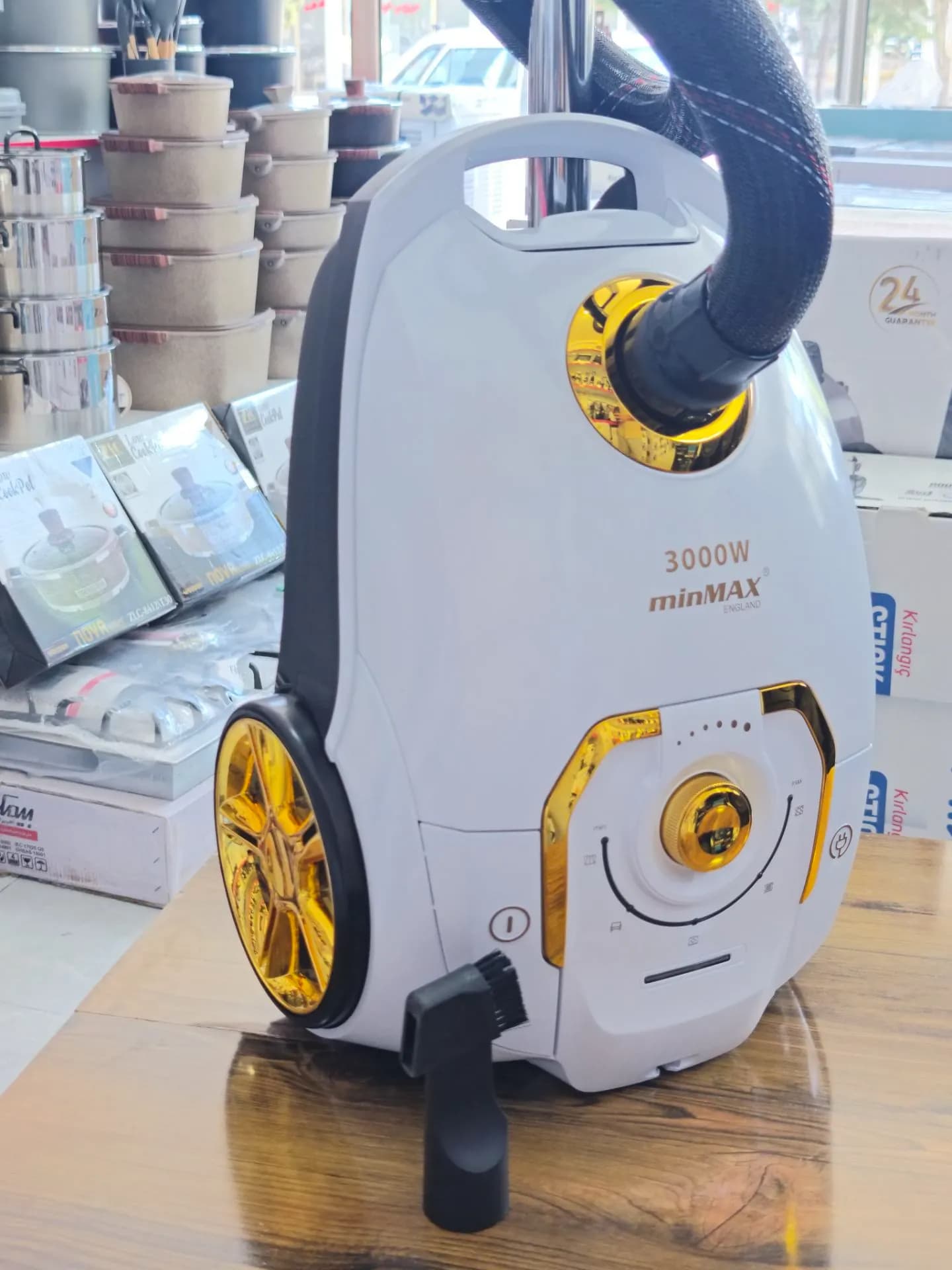 جاروبرقی مینی مکس مدل mv8806 — تصویر ۳
