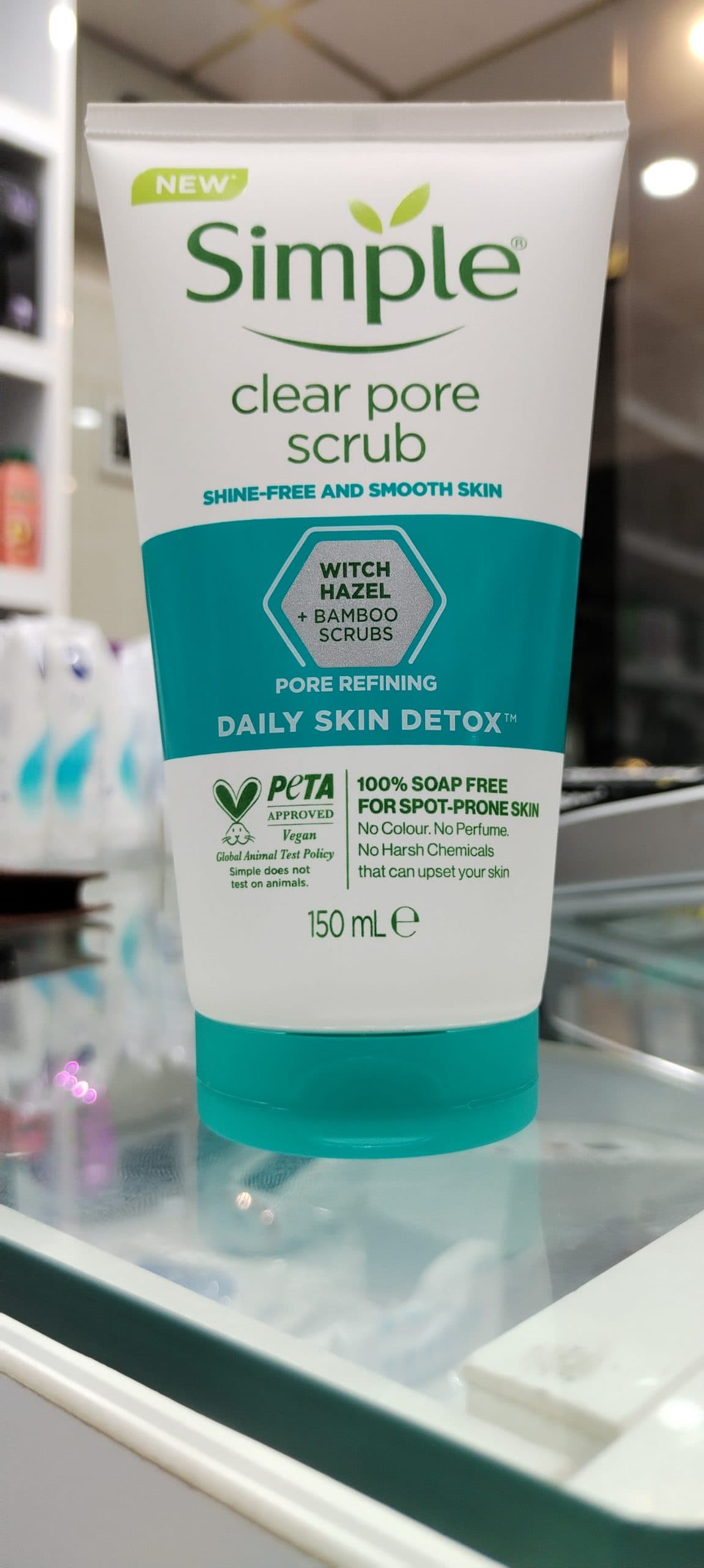 ژل اسکراب صورت سیمپل Simple clear Pore scrub — تصویر ۲