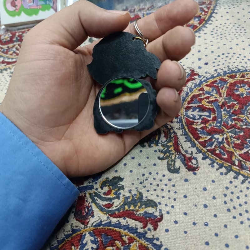 جاکلیدی آینه دار پسرانه (طرح مذهبی) — تصویر ۲