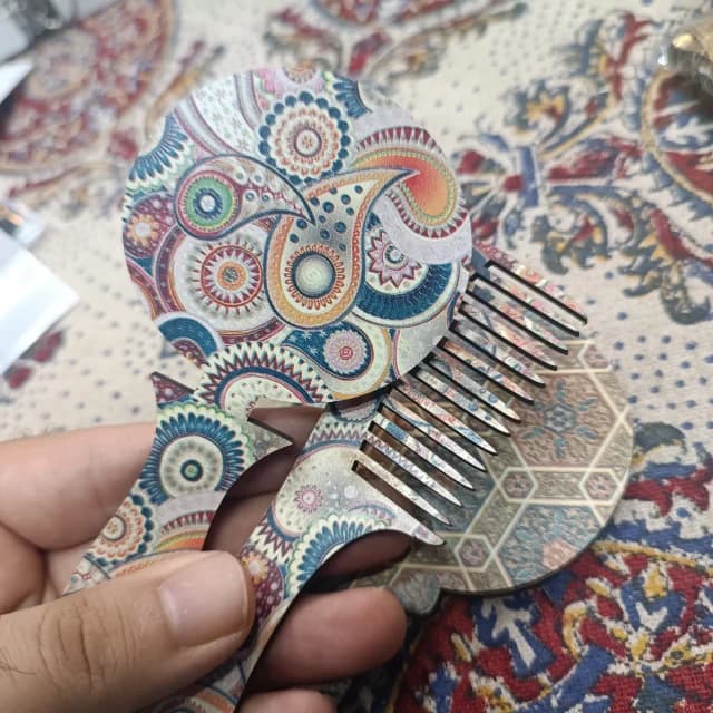 آینه و شانه طرح منبت کودکانه — تصویر ۳