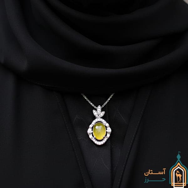 گردنبند شرف شمس زنانه نقره مدل حسنا — تصویر ۳