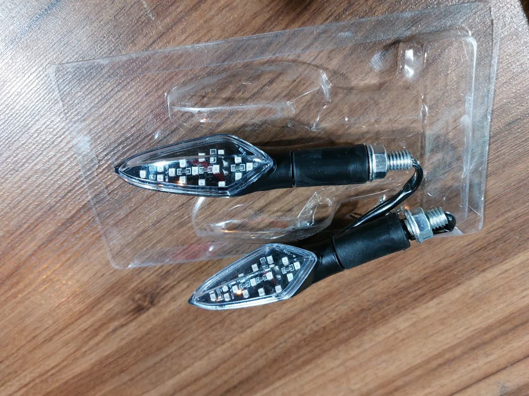 جفت راهنما LED ( TVS,PULS,POLSAR,آپاچی و انواع تریل و ویو) — تصویر ۴