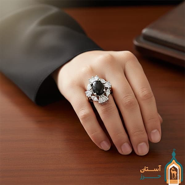 انگشتر حدید صینی زنانه نقره مدل سحر با حکاکی اذکار — تصویر ۷