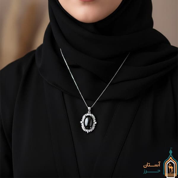 گردنبند حدید صینی زنانه نقره مدل دینا با حکاکی اذکار — تصویر ۸