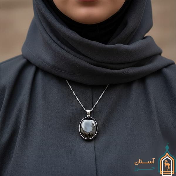 گردنبند حدید زنانه و مردانه بیضی دست ساز مدل دور ساده بزرگ با حکاکی اذکار — تصویر ۱۰