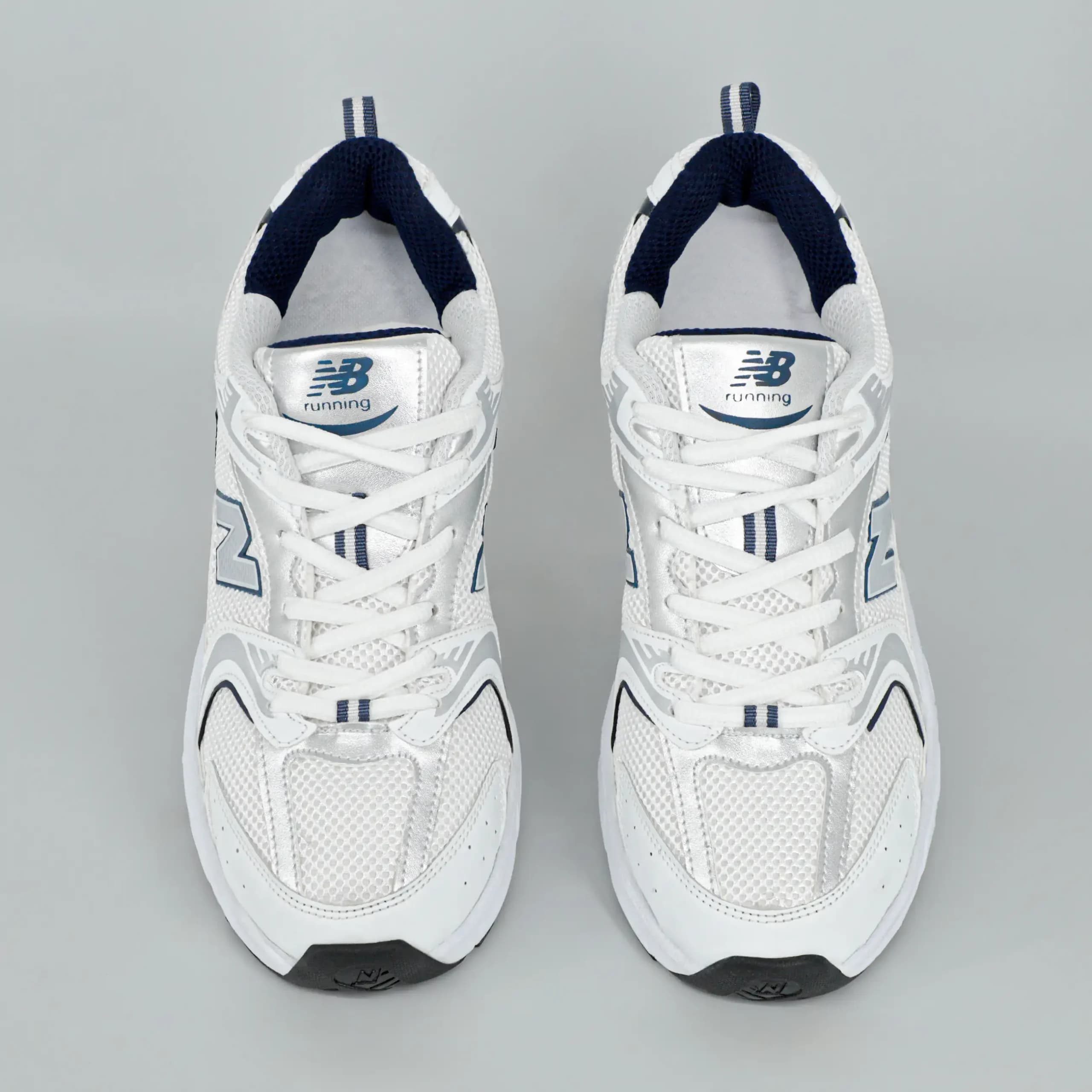 کفش کتونی نیوبالانس New Balance 530 زنانه رنگ سفید سرمه ای کد 1746 — تصویر ۸