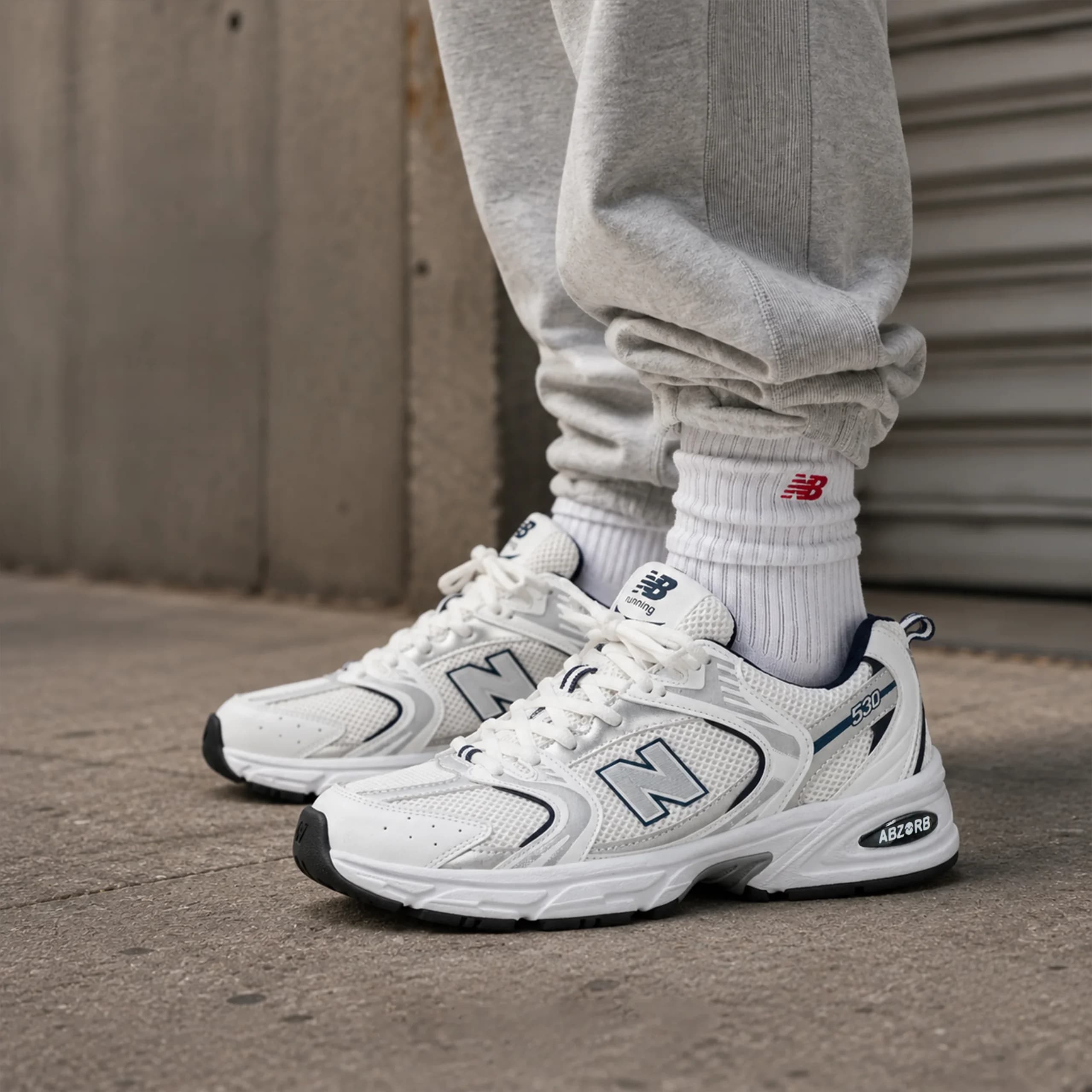 کفش کتونی نیوبالانس New Balance 530 مردانه رنگ سفید سرمه ای کد 1413 — تصویر ۶