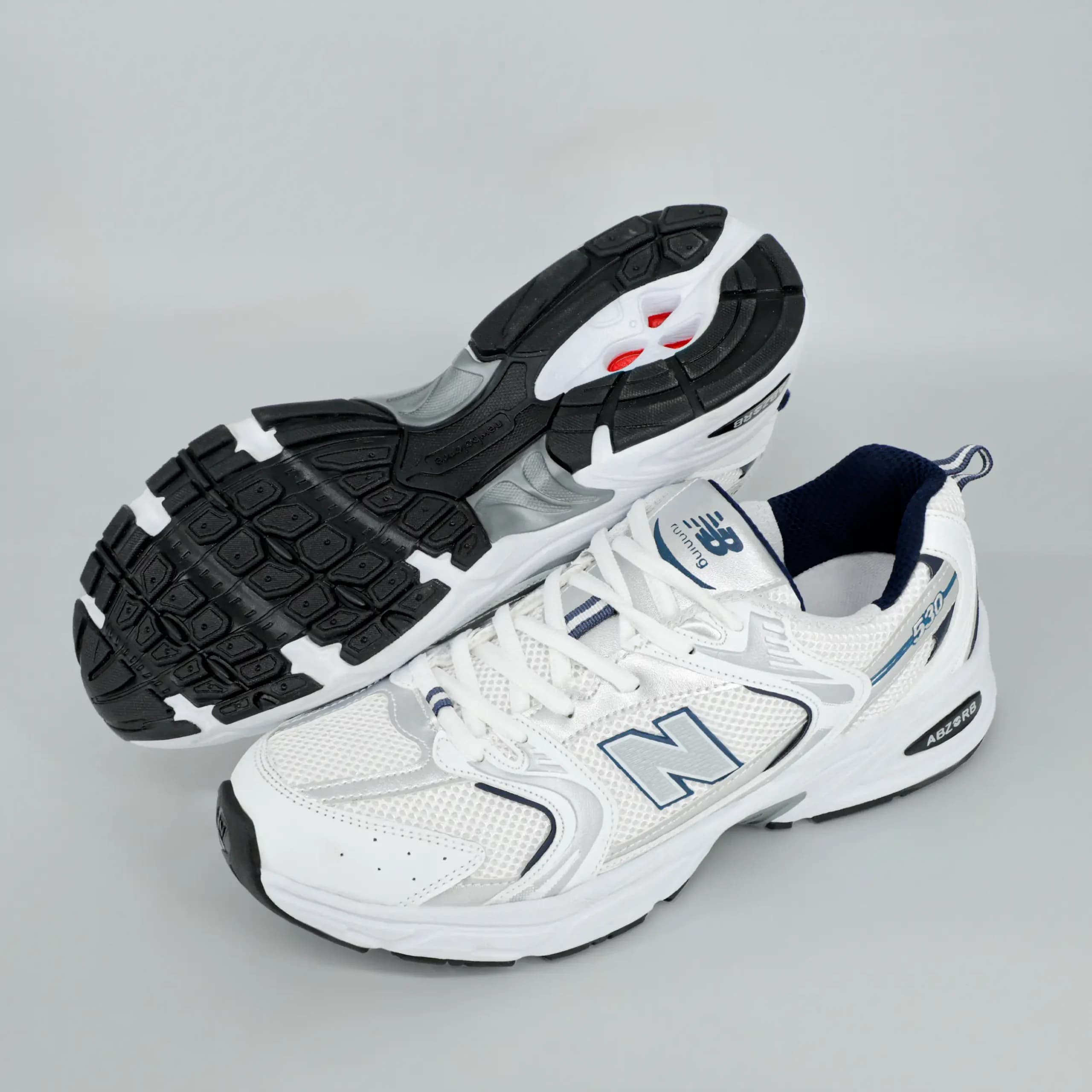 کفش کتونی نیوبالانس New Balance 530 مردانه رنگ سفید سرمه ای کد 1413 — تصویر ۲
