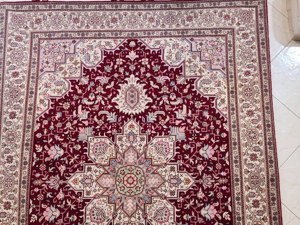 قالیچه نقشه هریس تبریز 50 رج زرشکی — تصویر ۴