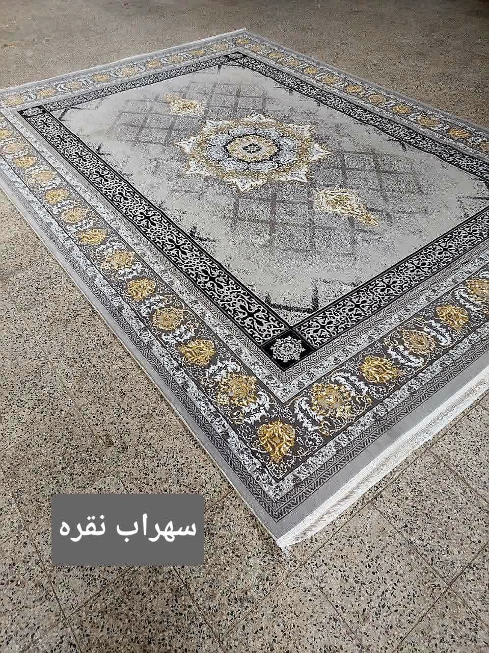 فرش سهراب نقره‌ای کاشان | فرش 500 شانه تراکم 1400 | فرش مدرن و شیک پذیرایی.