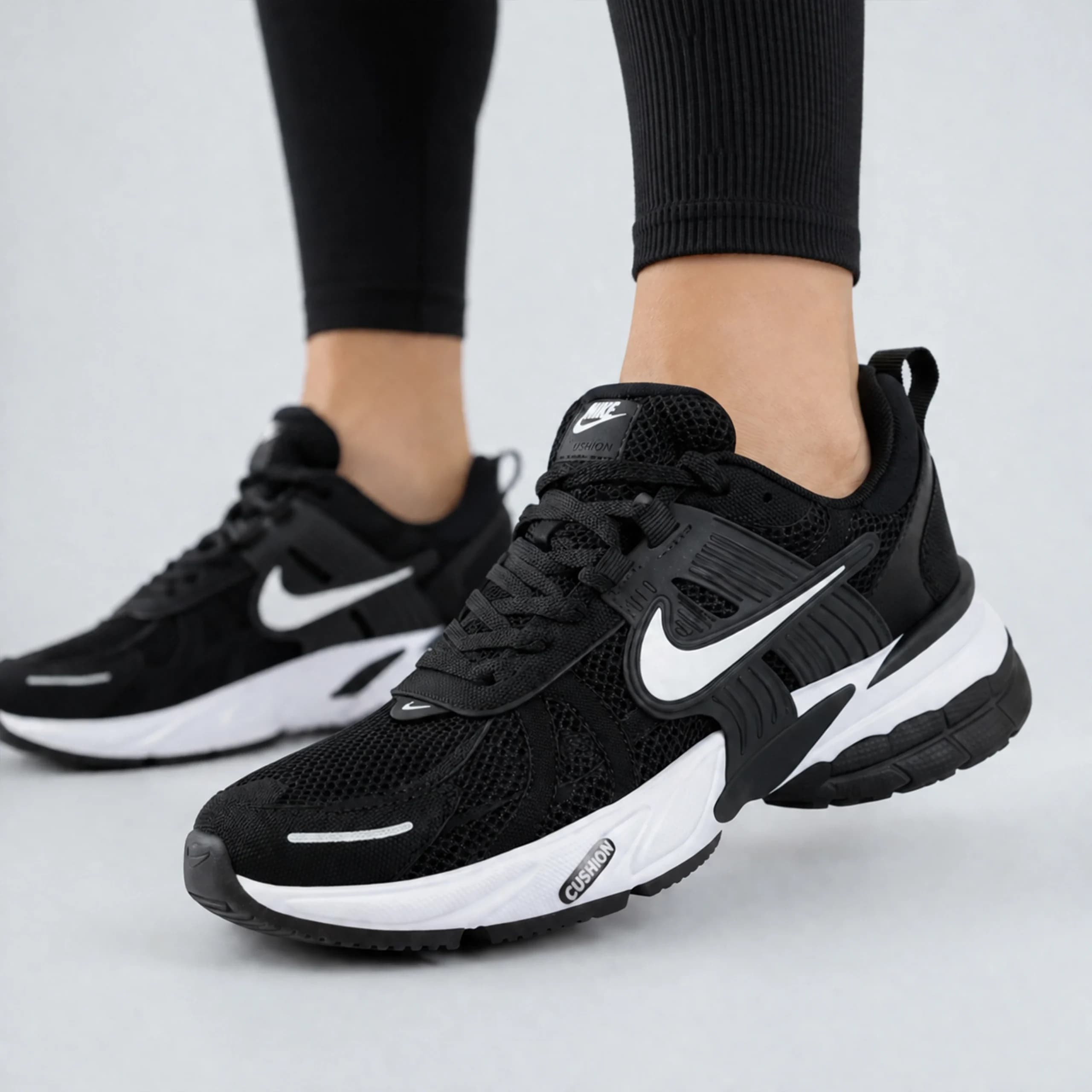 کفش کتونی زنانه نایک وی تو کی nike V2K رنگ مشکی سفید کد 2803 — تصویر ۶