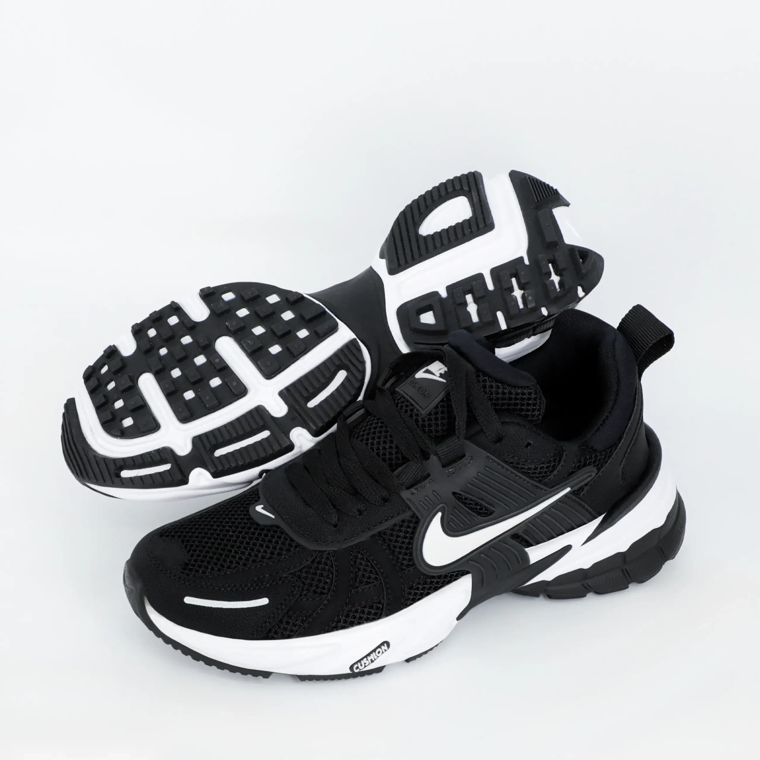 کفش کتونی زنانه نایک وی تو کی nike V2K رنگ مشکی سفید کد 2803 — تصویر ۲