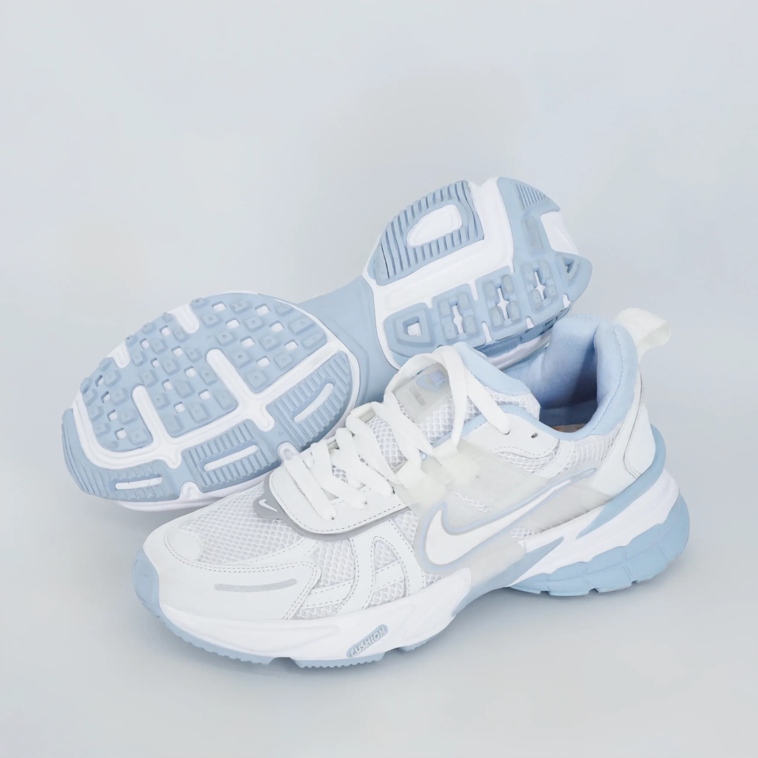 کفش کتونی زنانه نایک وی تو کی nike V2K رنگ سفید آبی کد 2802 — تصویر ۲