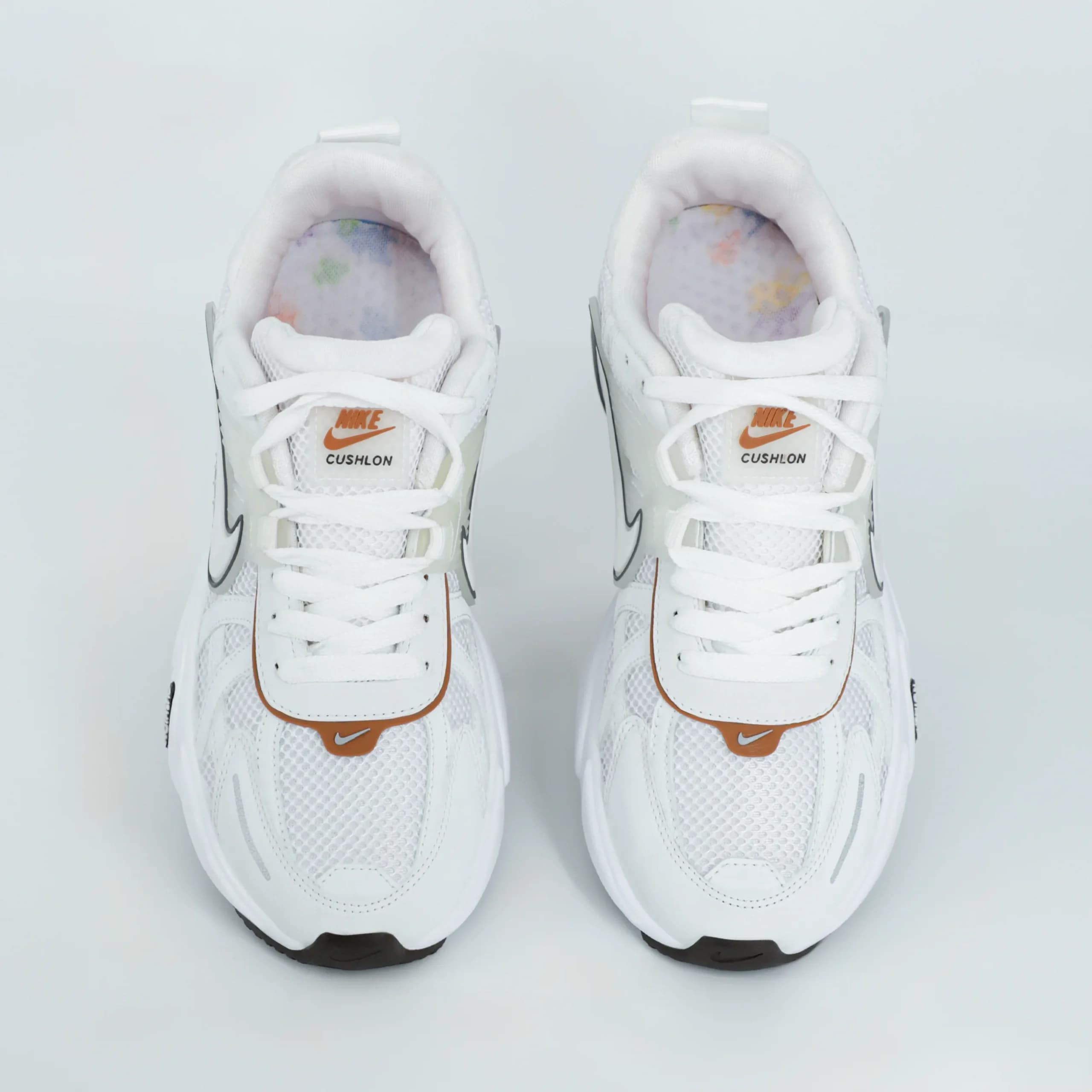 کفش کتونی زنانه نایک وی تو کی nike V2K رنگ سفید عسلی کد 2804 — تصویر ۴